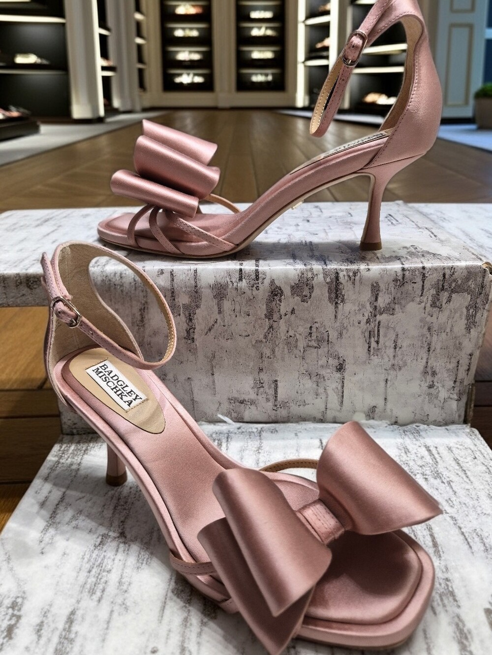 Badgley Mischka Alysha Open Toe Kitten Heels Sandals Women's Sz 8 $235